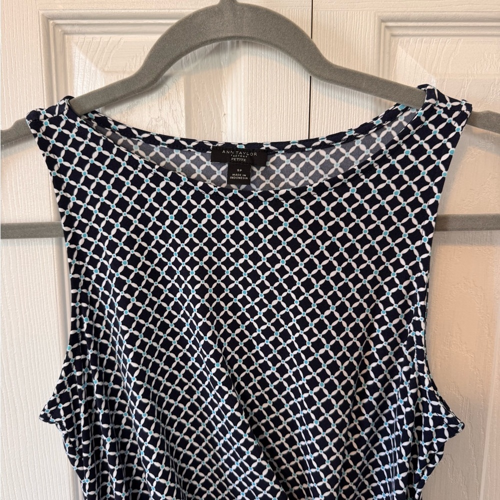 Ann Taylor Factory Blue White Geometric Pattern Sleeveless Faux Wrap Dress Sz SP - Picture 3 of 12